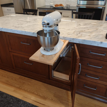 Transition Kitchen with dry bar
