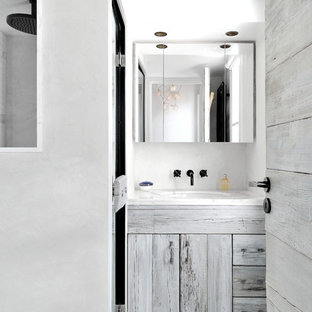 Salle De Bain Avec Un Mur Blanc Photos Et Idées Déco De