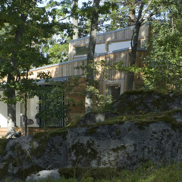 Low impact now waste wooden house