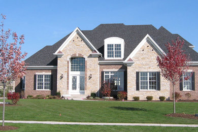 Elegant exterior home photo in Chicago