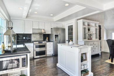 Kitchen - kitchen idea in Orange County