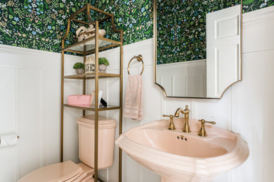 Example of a classic powder room design in Chicago