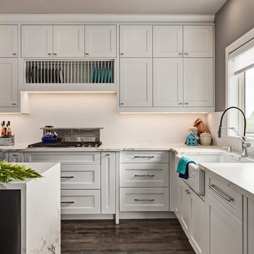 A textural kitchen landscape