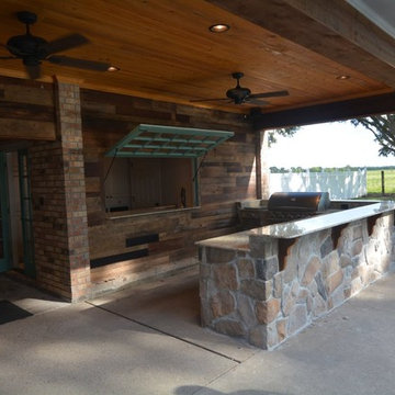 Rustic Outdoor Kitchen