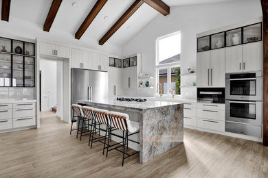 Inspiration for a modern kitchen remodel in Jacksonville