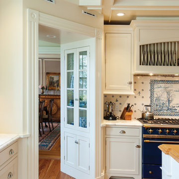 Elegant Sun-Filled Kitchen