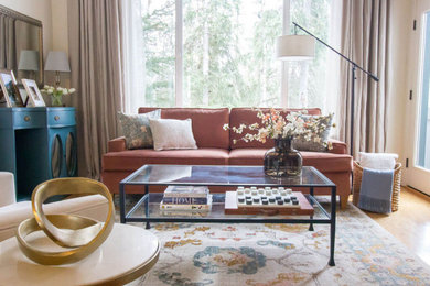 Example of an eclectic living room design