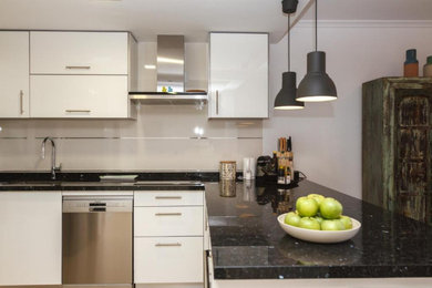 Inspiration for a coastal kitchen remodel in Malaga