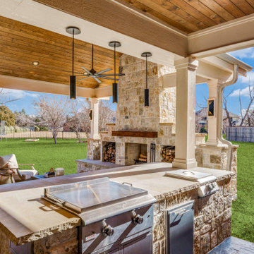 Covered Porch Outdoor Living Room In Sunnyvale TX