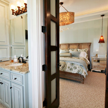 Lodge Inspired Residence - Master Bedroom with Ensuite