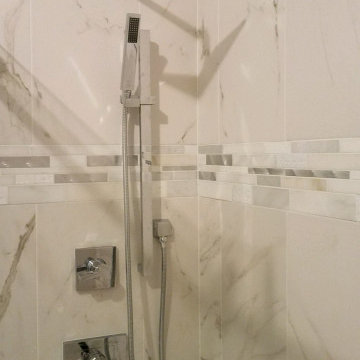 2 Bathrooms in North Babylon