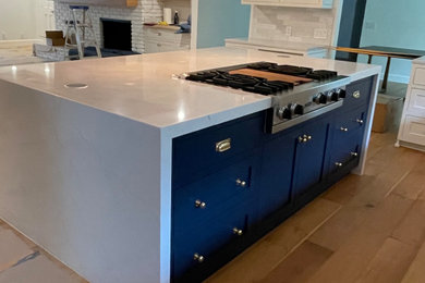 Inspiration for a craftsman kitchen remodel in Orange County