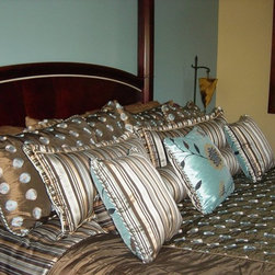 Bedding - Sofa Covers - Decorative Pillows - Bedding
