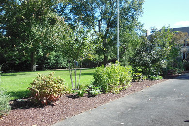 Inspiration for a traditional landscaping in Boston.