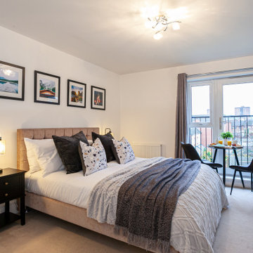 4 bed serviced accommodation - Stoke on trent