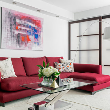 Invigorating Design Sheds a New Light on a Cookie-Cutter Apartment