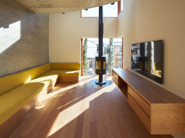 Contemporary Living Room by 彦根建築設計事務所 アンドレアチーム