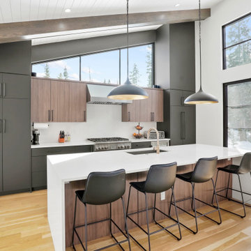 Fraser Mountain Getaway - Contemporary Kitchen