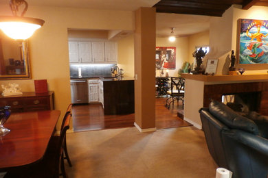Kitchen - transitional kitchen idea in Dallas