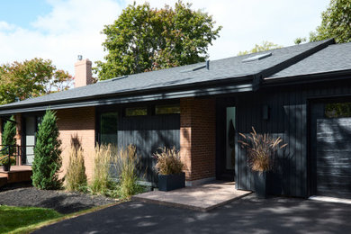 1950s exterior home idea in Other