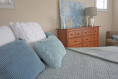 Inspiration for a bedroom remodel in Tampa
