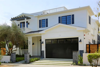 Example of an exterior home design in Los Angeles