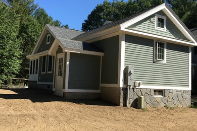 Example of an arts and crafts home design design in Boston
