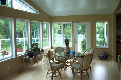 Sunroom - sunroom idea in Edmonton