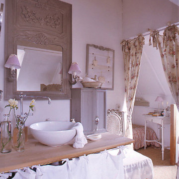 Charming little French home in historic area of Versailles