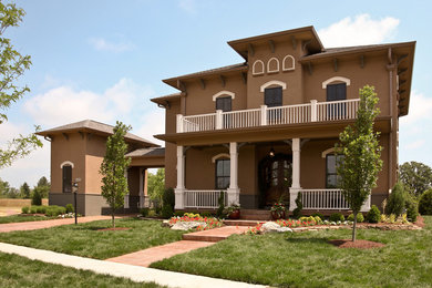 Example of an exterior home design in Columbus