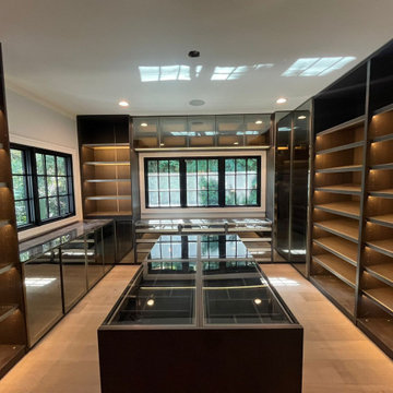 Custom Walk-in Closet by LAZZONI, Los Angeles