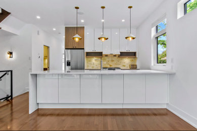 Example of a kitchen design in Ottawa