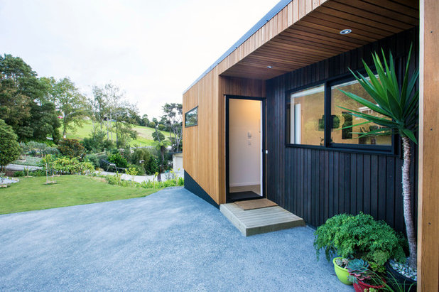 Contemporary Entry by BK Design