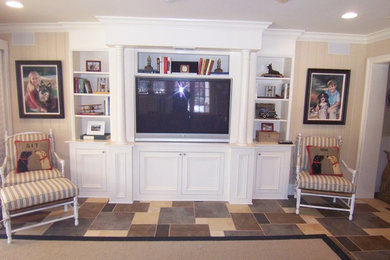 Traditional basement in Atlanta.