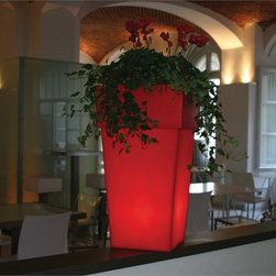 Torre Planters Illuminated by Serralunga - Outdoor Lighting