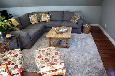 Home theater - traditional home theater idea in Bridgeport