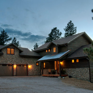 Elizabeth Custom Home Tucked In The Trees