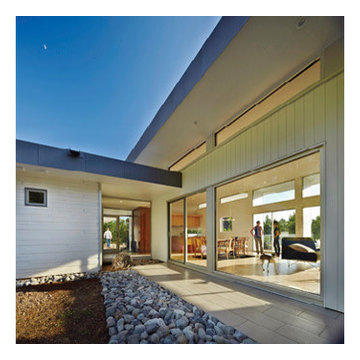 Bahama Modern