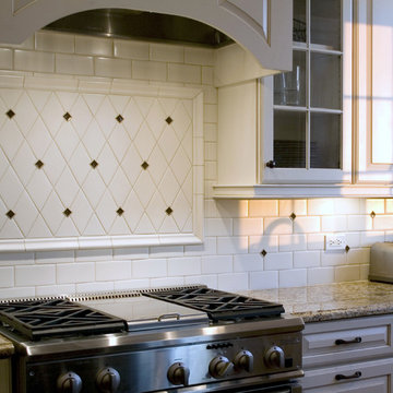Crisp and Clean Traditional Backsplash