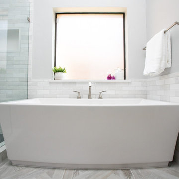 Master Bath w freestanding tub