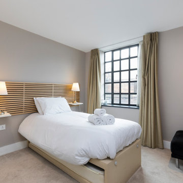 Cozy and serene small London bedroom