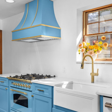 Eye-catching Bright Blue Kitchen