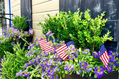 Patio container garden - traditional side yard patio container garden idea in Oklahoma City