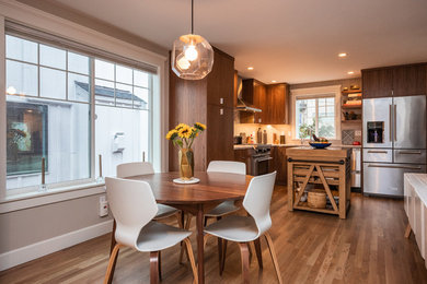 Kitchen - modern kitchen idea in Seattle
