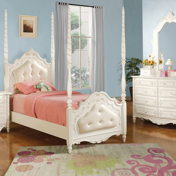Pearl White 4 PC Post Bedroom Set | Cushioned Pattern Footboard