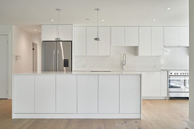 Example of a kitchen design in Toronto
