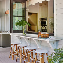 Deck / Screened in Porch / 4-season Room