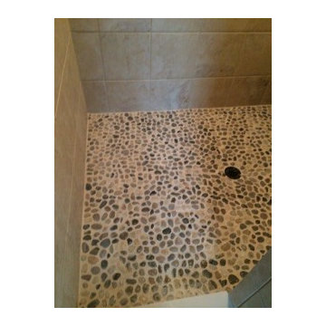 Showers/Bathrooms