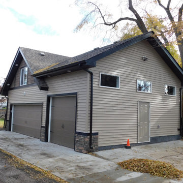 Detached 3 Car Garages / Work Shop