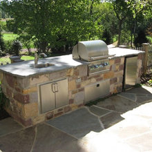 Outdoor kitchen/patio